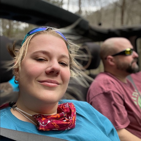 Meet your Posher, Heather - Picture 3 of 7